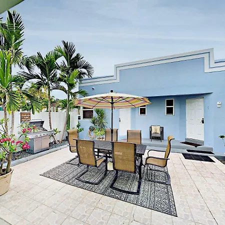 Art Deco Beach Bungalows Vila